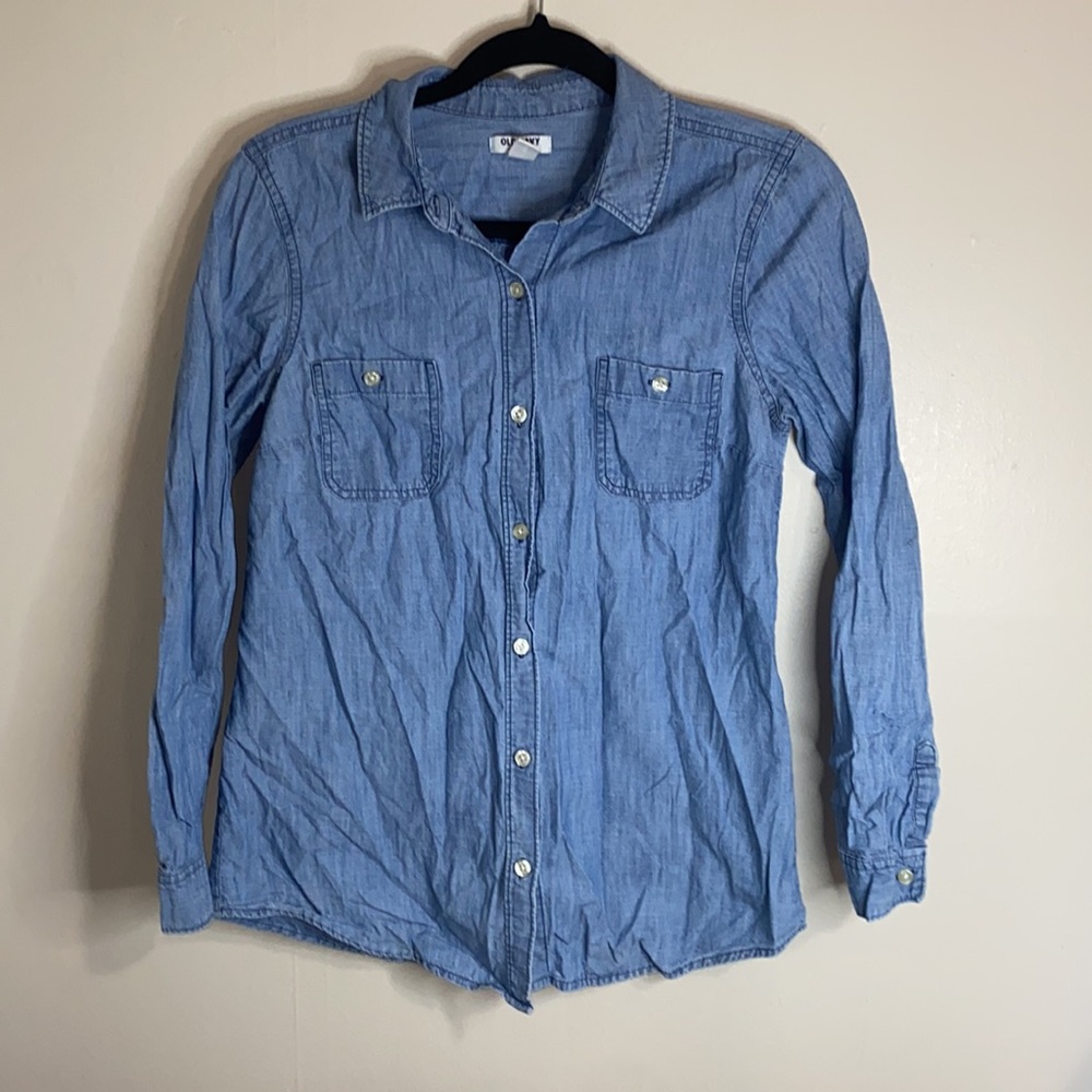 🎈Blue button up long sleeved top! - Picture 3 of 8